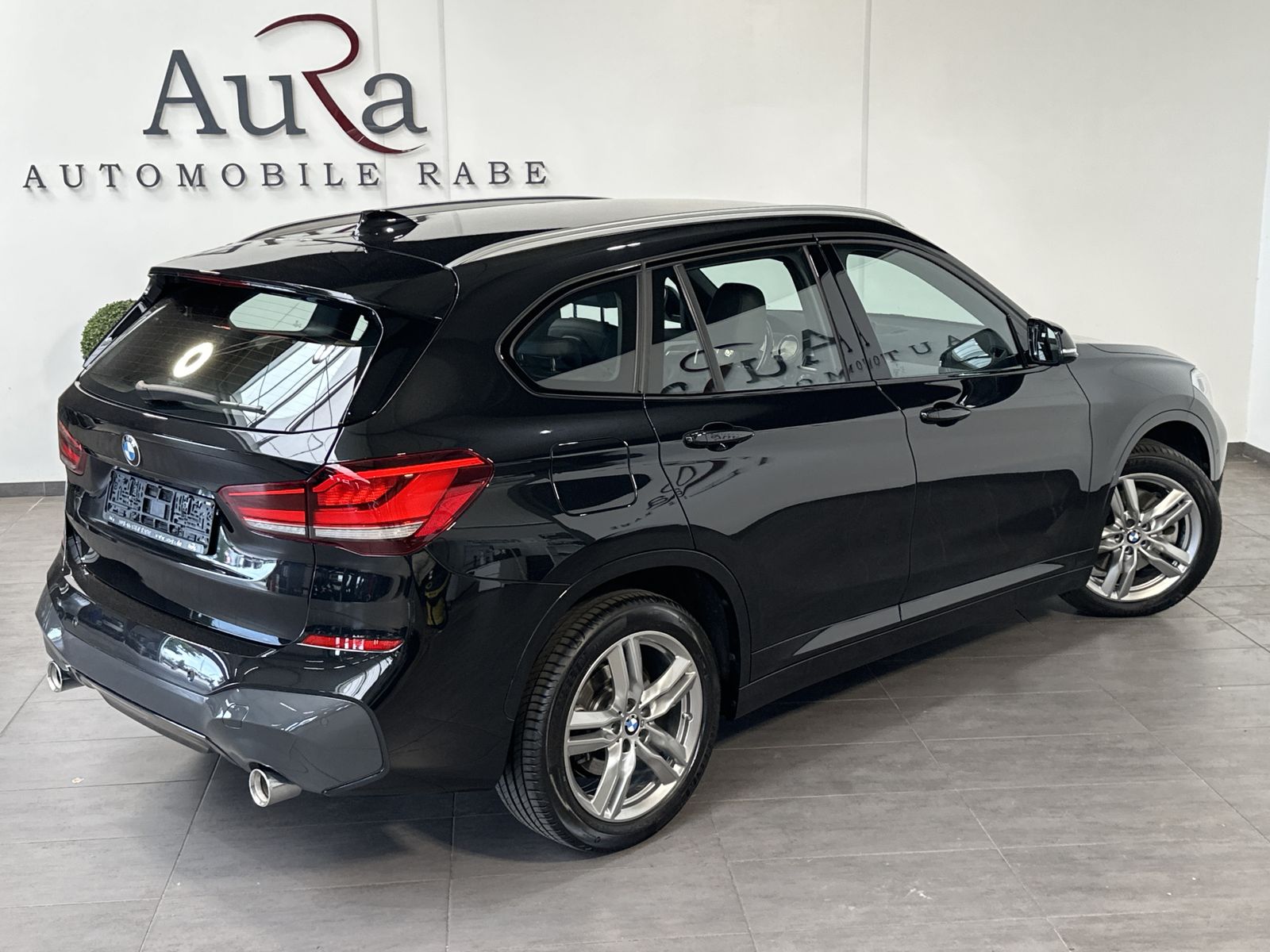 Fahrzeugabbildung BMW X1 xDrive25d M-Sport NAV+LED+AHK+ACC+KAMERA+HIFI