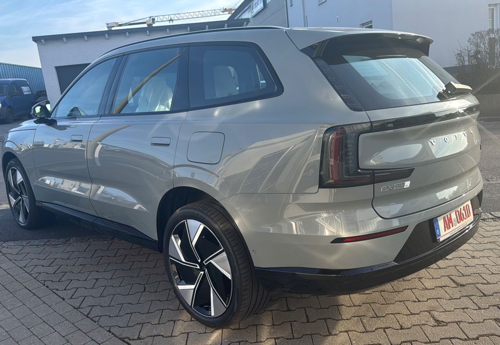 Image of Volvo EX90