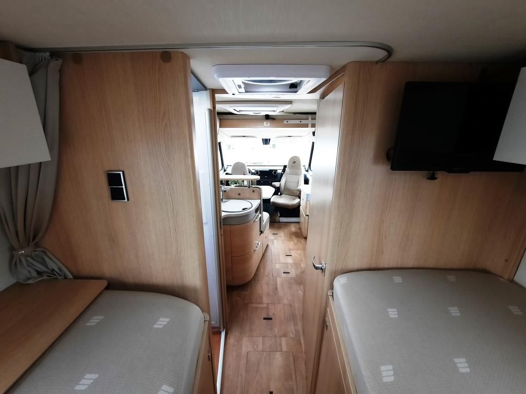 Fahrzeugabbildung HYMER / ERIBA / HYMERCAR B-Klasse 680 Lithium/Solar/Gastank/1.Hand