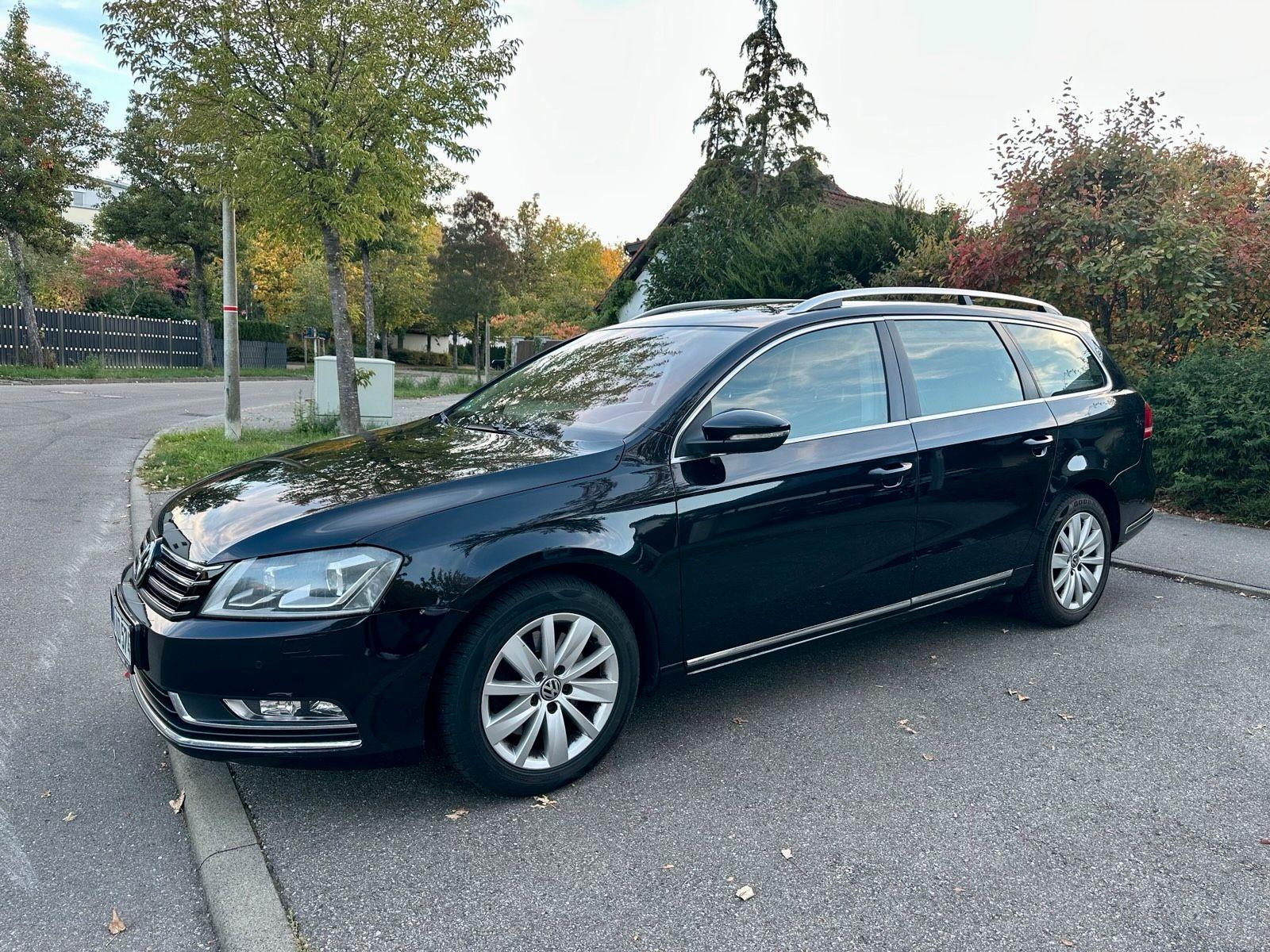 Volkswagen Passat 2013 — rear view