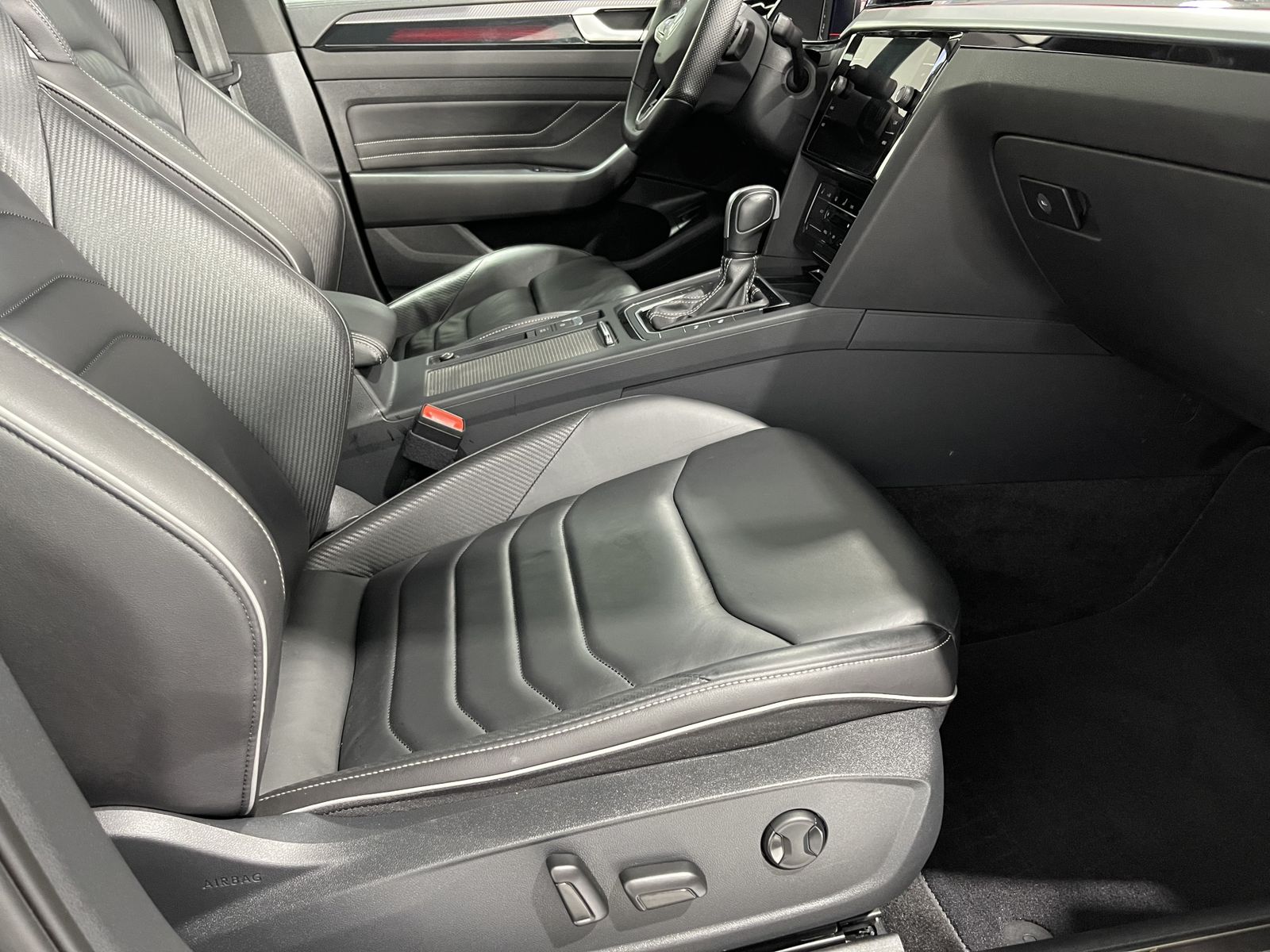 Fahrzeugabbildung Volkswagen Arteon Shooting Brake R-Line 2.0 TDI*AHK*Leder*