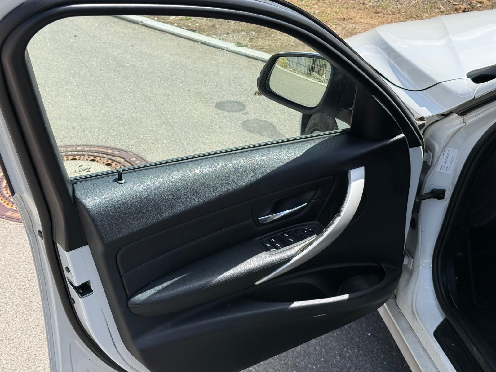 BMW 320 2013 — photo 20