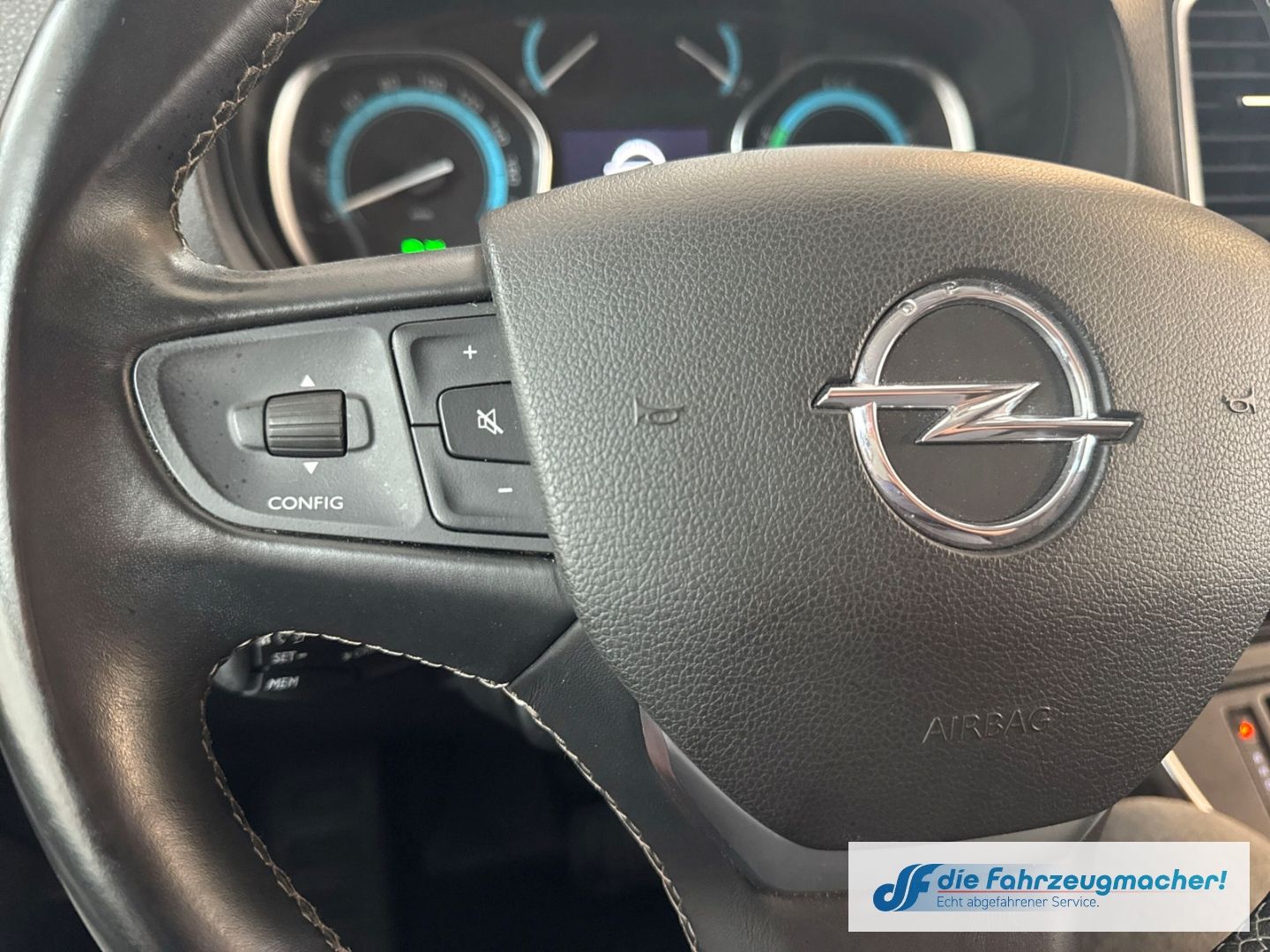 Fahrzeugabbildung Opel Vivaro Kasten -e Elegance L 75 kWh HUD Navi Appl