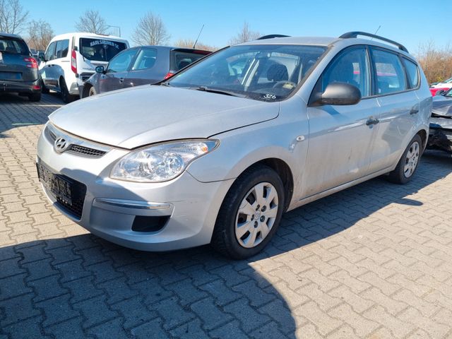 Hyundai i30 Kombi 1.6 AHK Klimaanlage