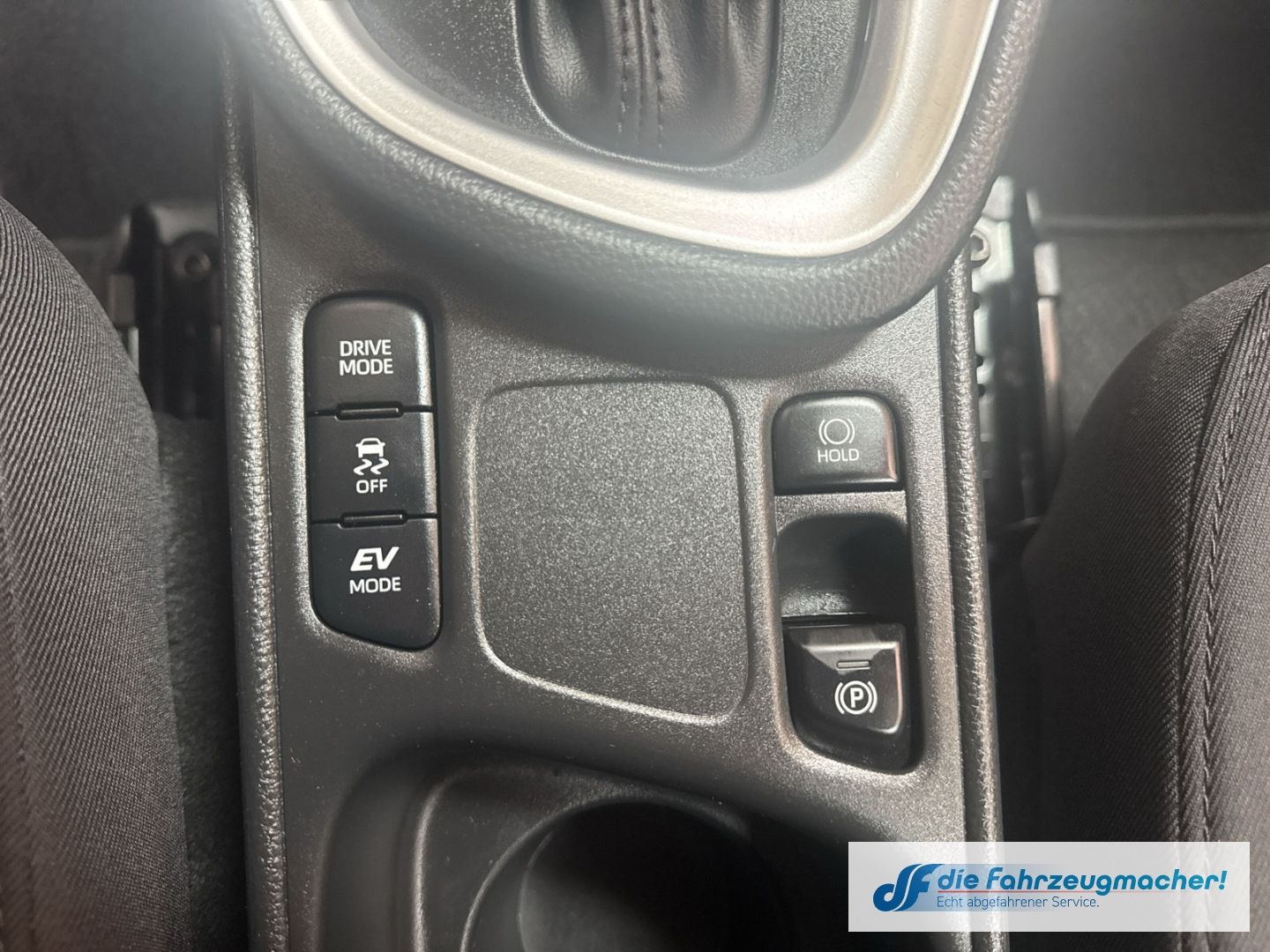 Fahrzeugabbildung Toyota Yaris Cross Hybrid FWD Comfort ACC DAB Spurhalte