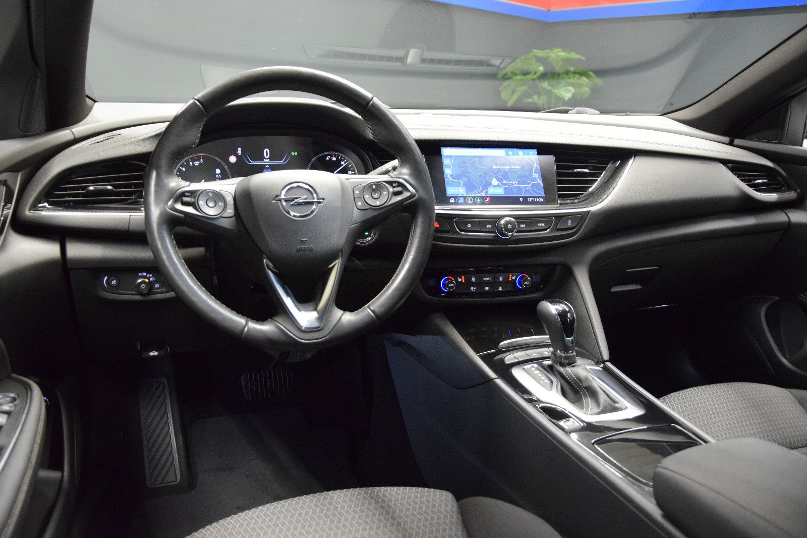 Fahrzeugabbildung Opel Insignia B Sports Tourer Business LED Navi