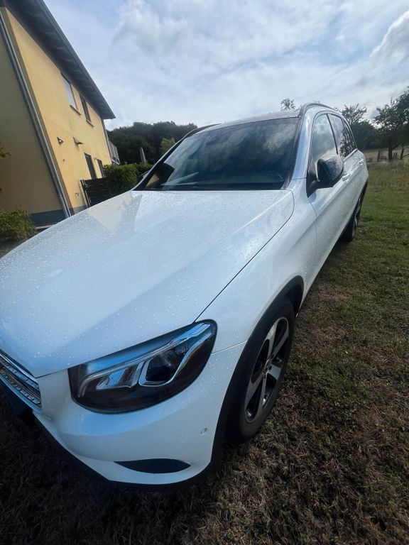 Image of Mercedes-Benz GLC 250
