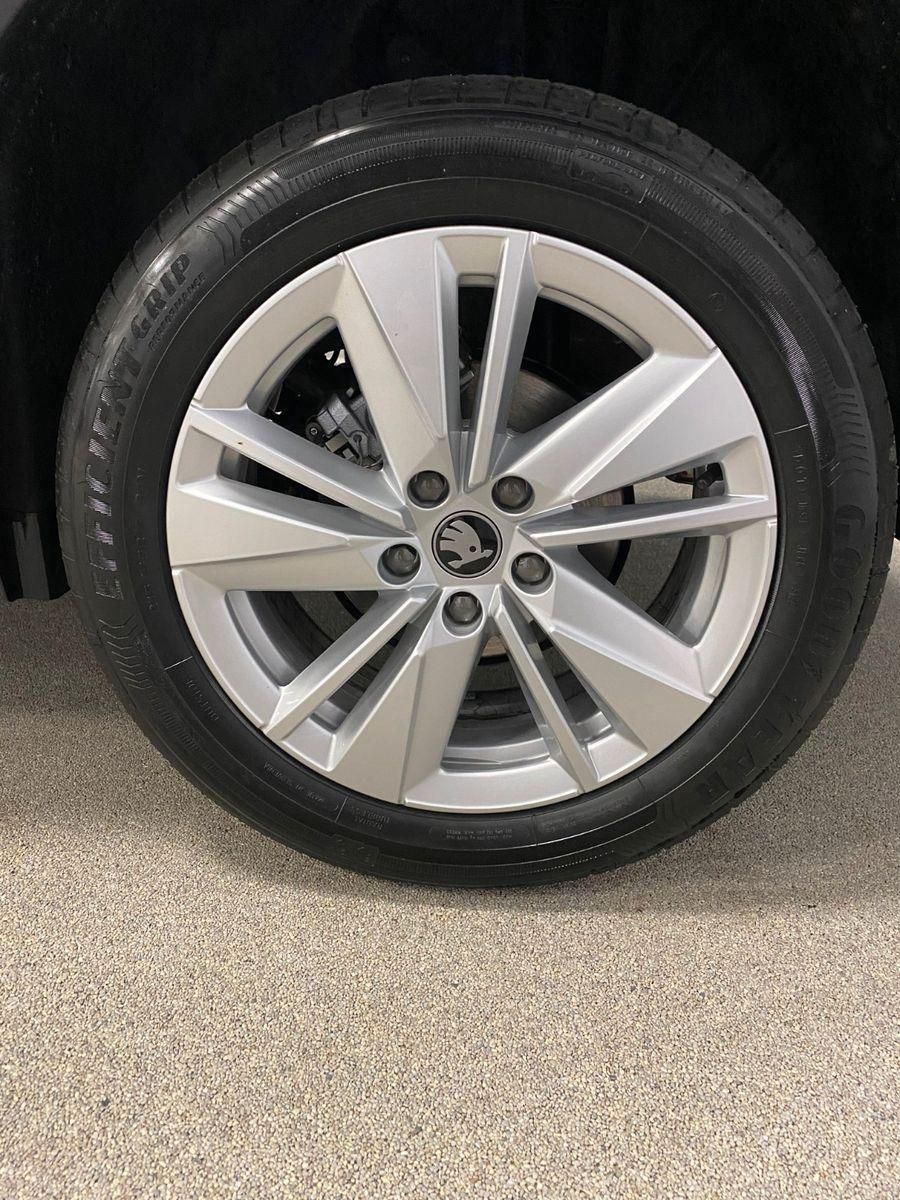 Fahrzeugabbildung SKODA Karoq 1.5 TSI DSG Selection+ACC+2030 Garantie+BC