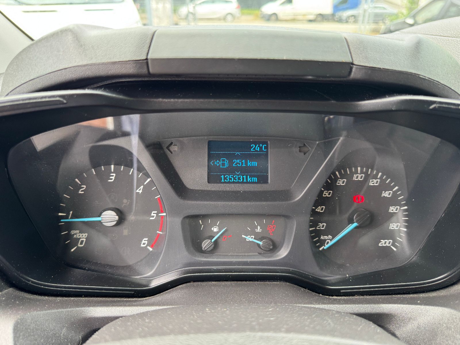 Fahrzeugabbildung Ford Transit Custom 2.2 TDCI HOCHDACH L2 H2 3-SITZER