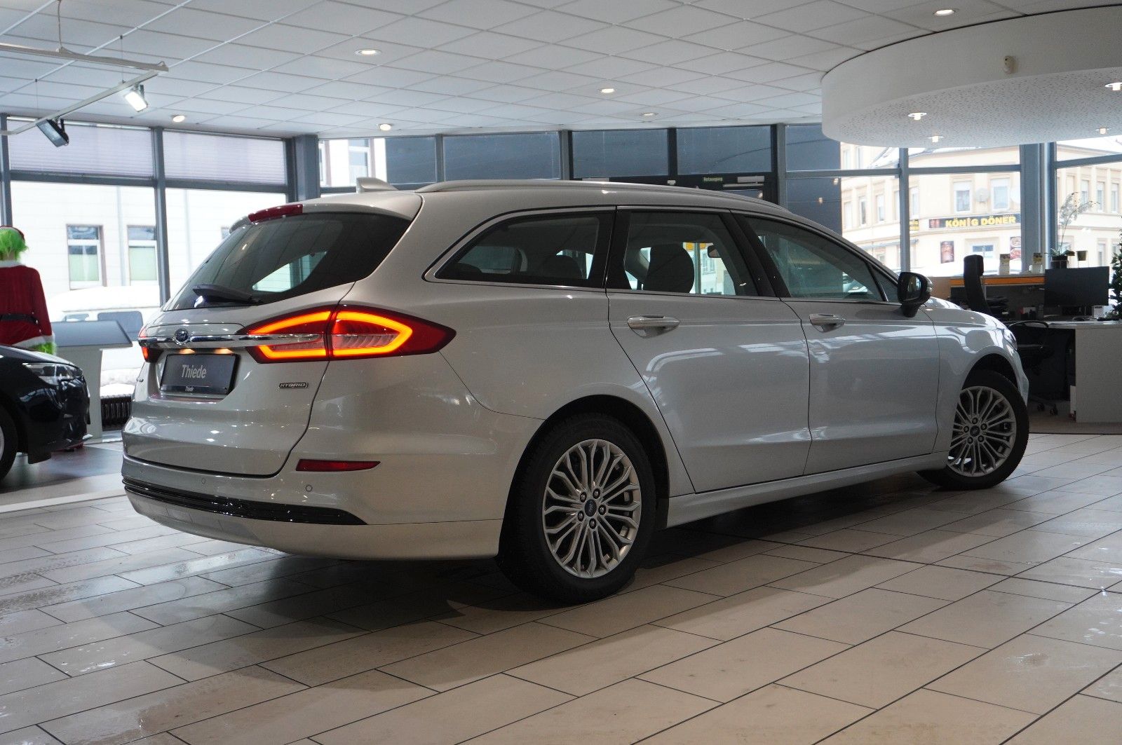 Fahrzeugabbildung Ford Mondeo Turnier 2.0 TITANIUM NAVI/LED/SPORT/DAB+