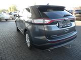 Ford Edge Titanium 4x4, Panoramadach, AHK - graue Ford Edge