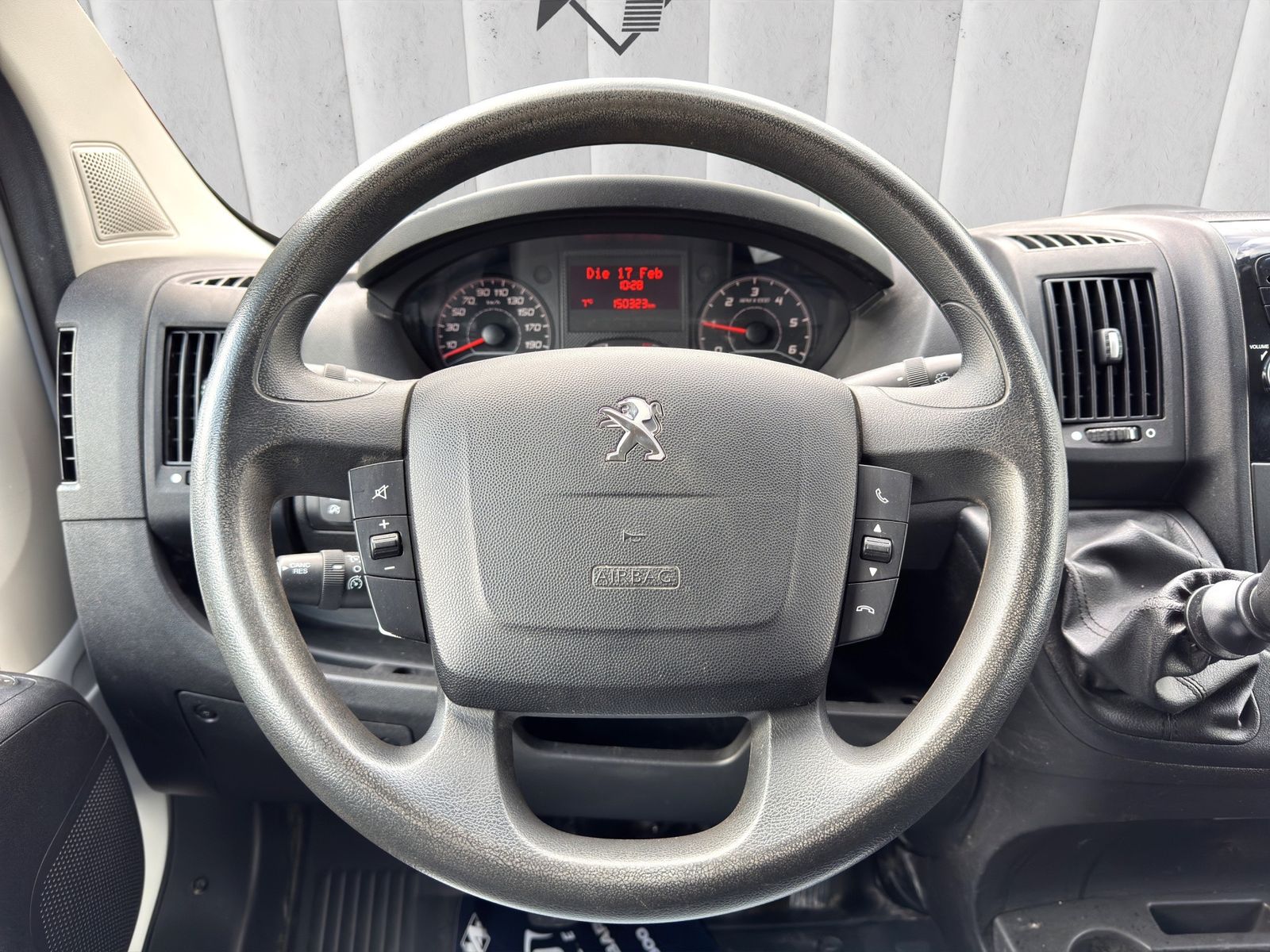 Fahrzeugabbildung Peugeot Boxer 435 L4 BlueHDi 165 DoKa*Klima*AHK*DOPPELK*