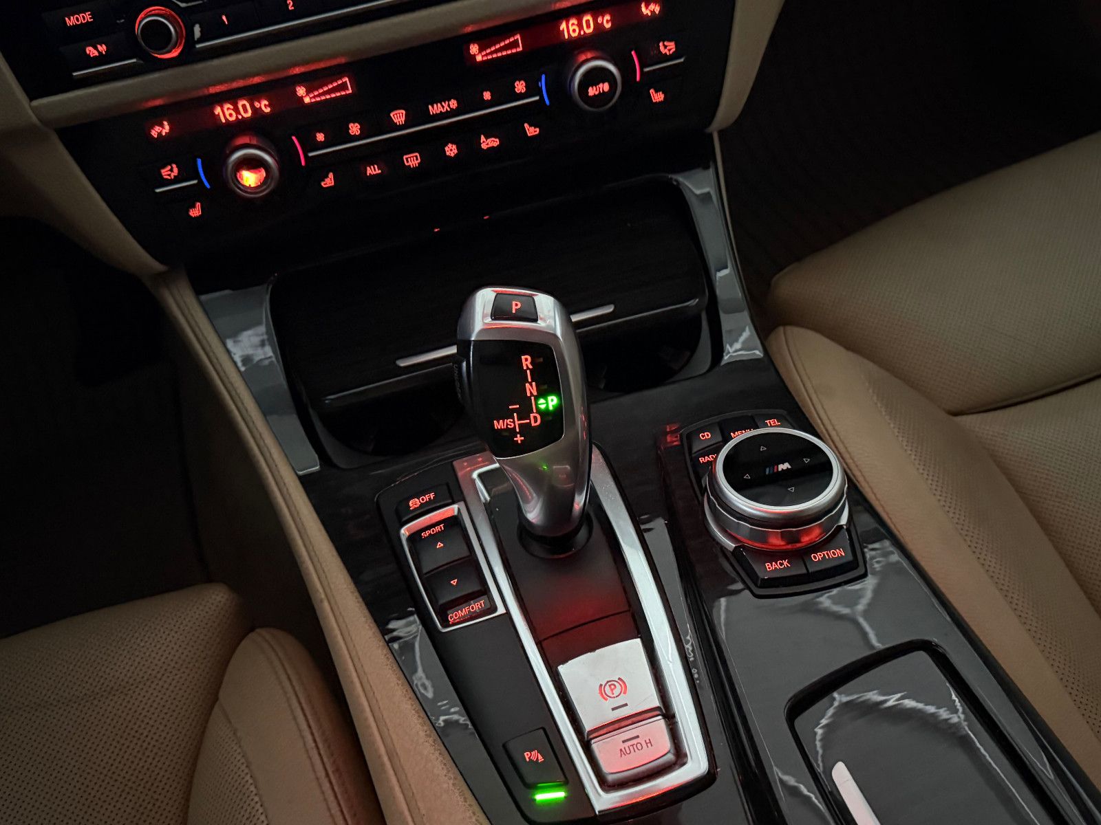 Fahrzeugabbildung BMW 530d Lim. Aut./eGSD/MEMORY/NAVI Prof/HuD/SZBLFT