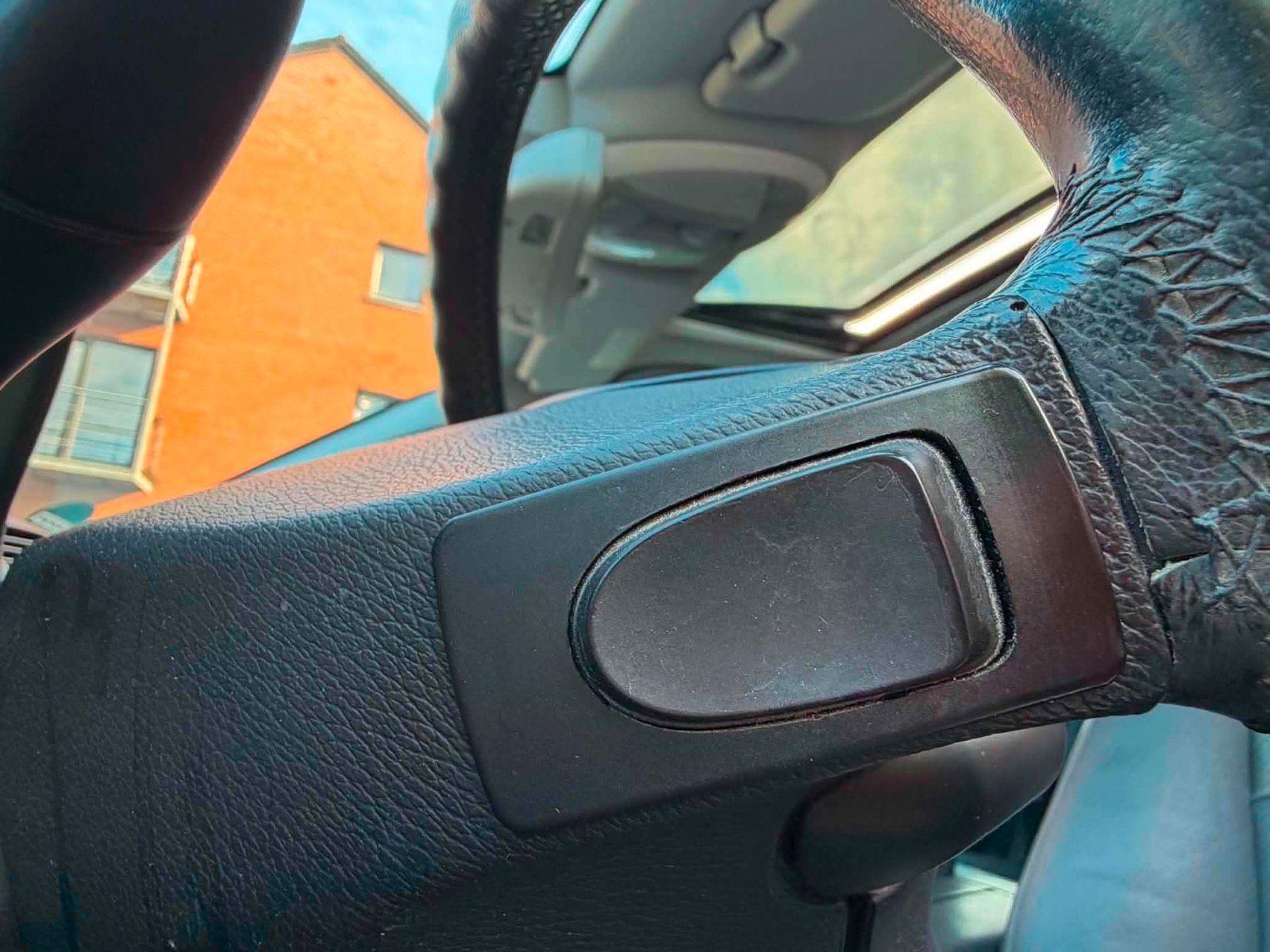 Mercedes-Benz E320 2006 — photo 12