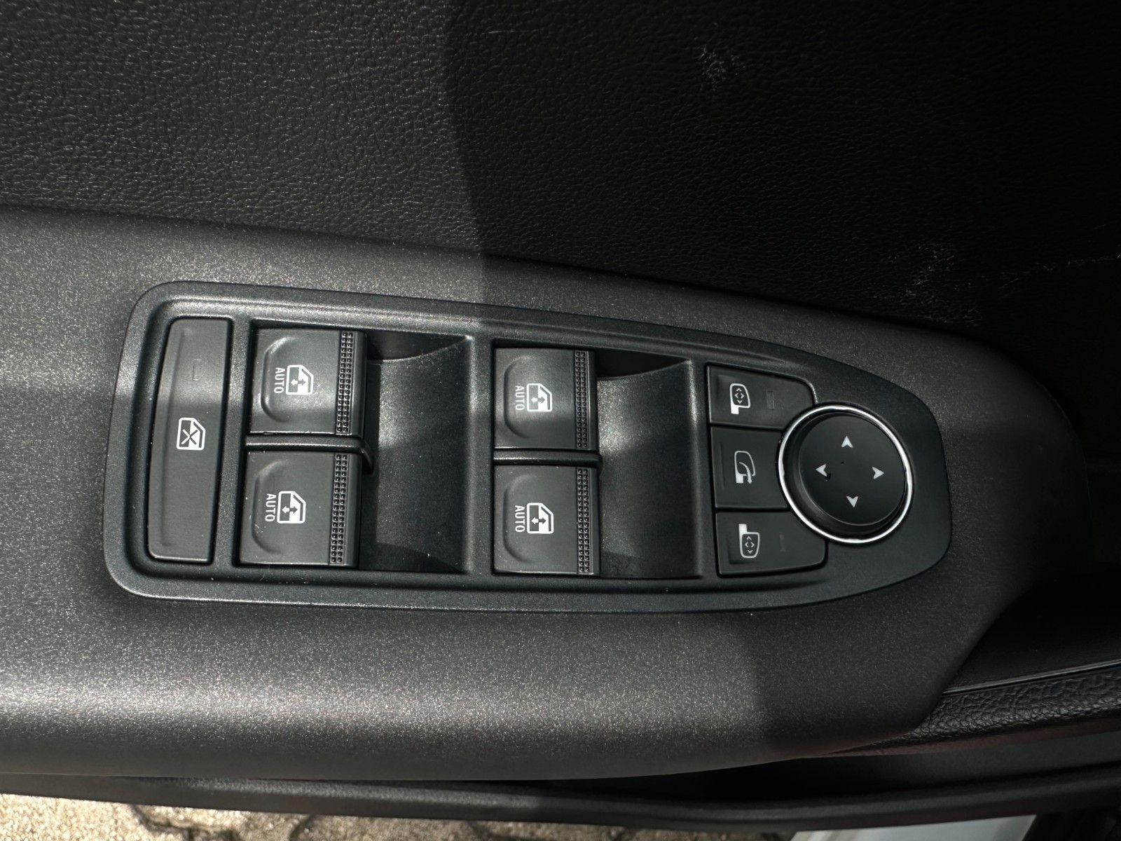 Fahrzeugabbildung Renault Captur II Navi / Klimaautomatik / Top