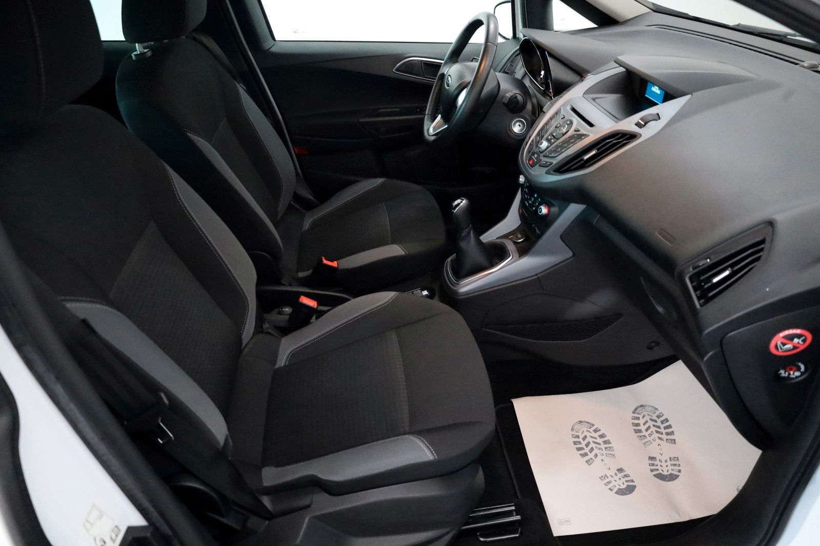 Fahrzeugabbildung Ford B-MAX Colourline SH,PDC,8 fach bereift