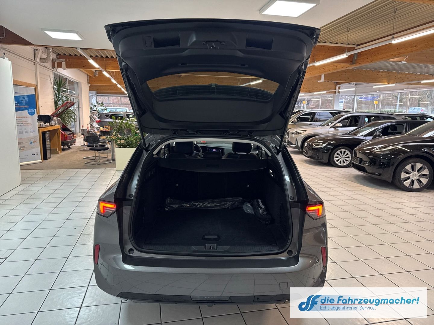 Fahrzeugabbildung Opel Astra L Sports Tourer Elegance Navi LED Apple Ca