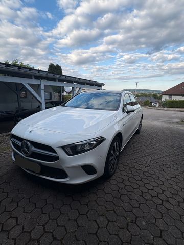 MERCEDES-BENZ A 250 e 