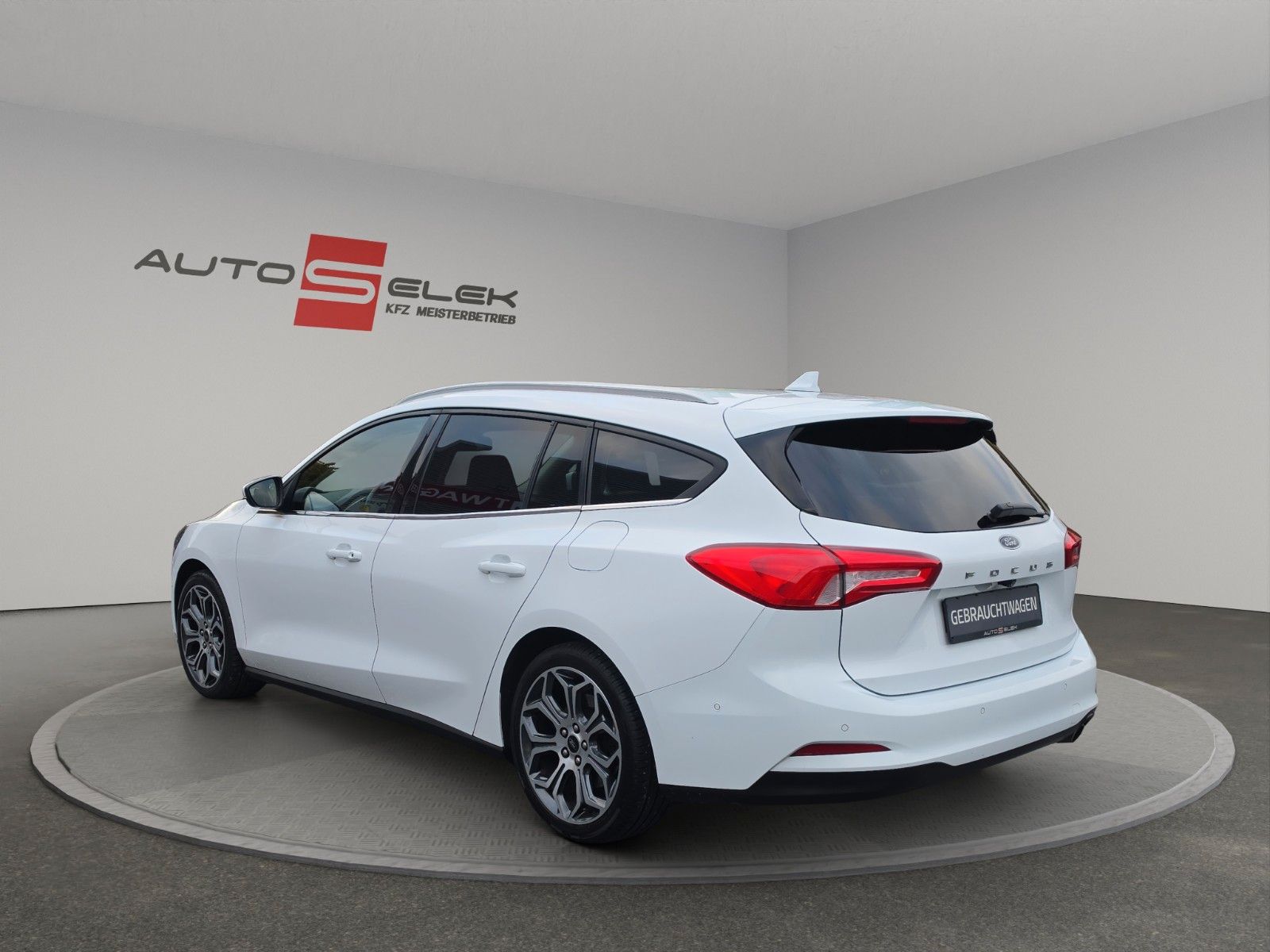 Fahrzeugabbildung Ford Focus Turnier Titanium Navi Kamera
