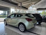 Opel Astra J Lim. 5-trg. Innovation*LENKRADHEIZUNG* - Opel Astra: J Innovation