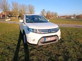 Suzuki Vitara 1.6 DDiS Comfort 4x4 Klima Navi Leder Pan - Suzuki Vitara mit Diesel-Antrieb: Allradantrieb
