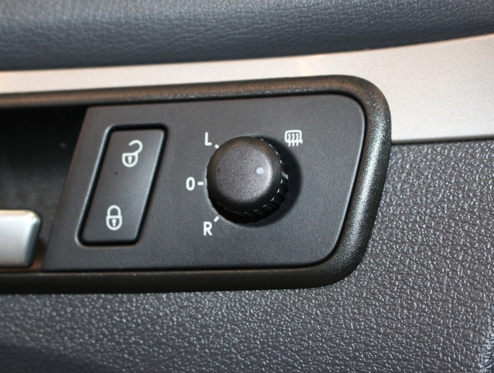 Fahrzeugabbildung Volkswagen Touran 2.0 TDI  Cross *Navi*PDC*AHK