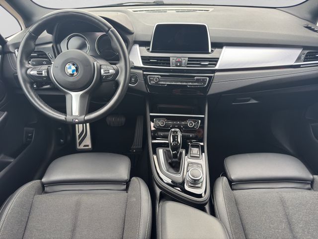 Fahrzeugabbildung BMW 218i Gran Tourer M Sport+Sportfahrwerk+LED+Navi