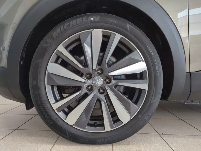 3008 Hybrid4 300 GT EAT8*PANO*LEDER*FOCAL*