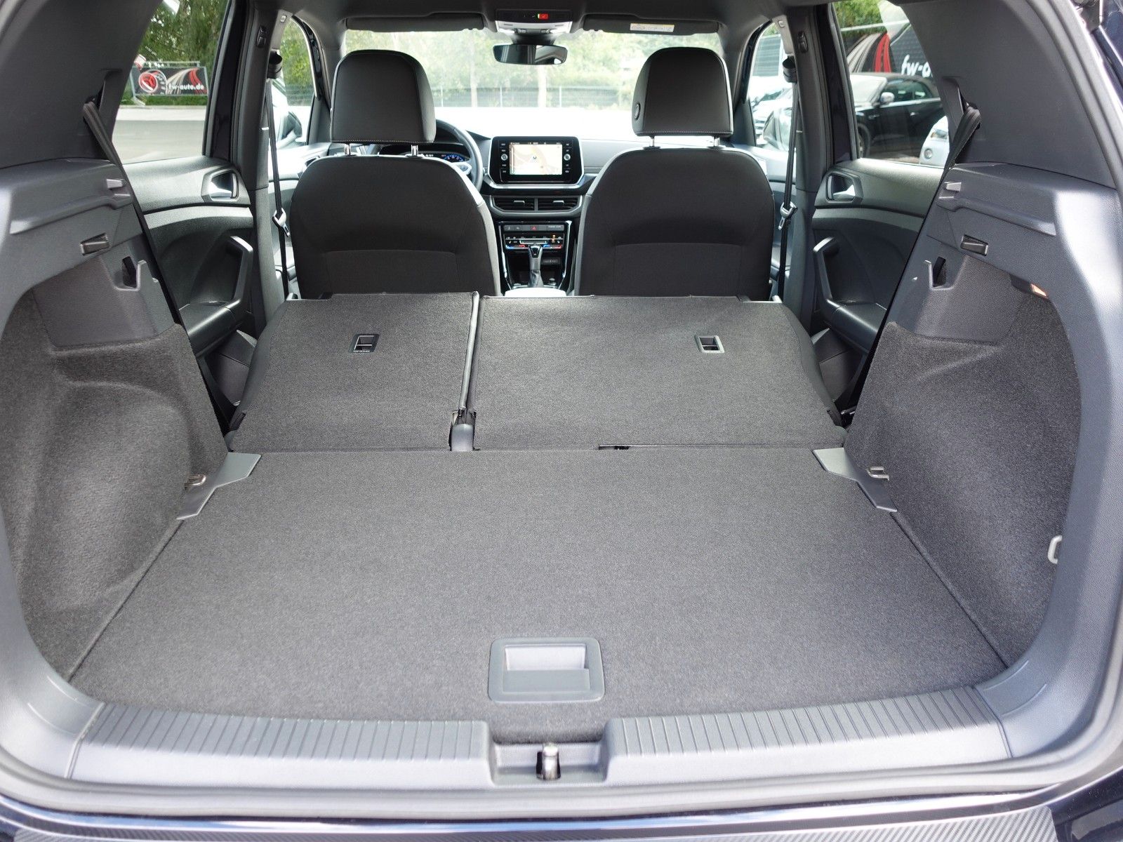 Fahrzeugabbildung Volkswagen T-Cross 1.5 TSI OPF DSG R-Line I.Hd/AHK/Matrix/.