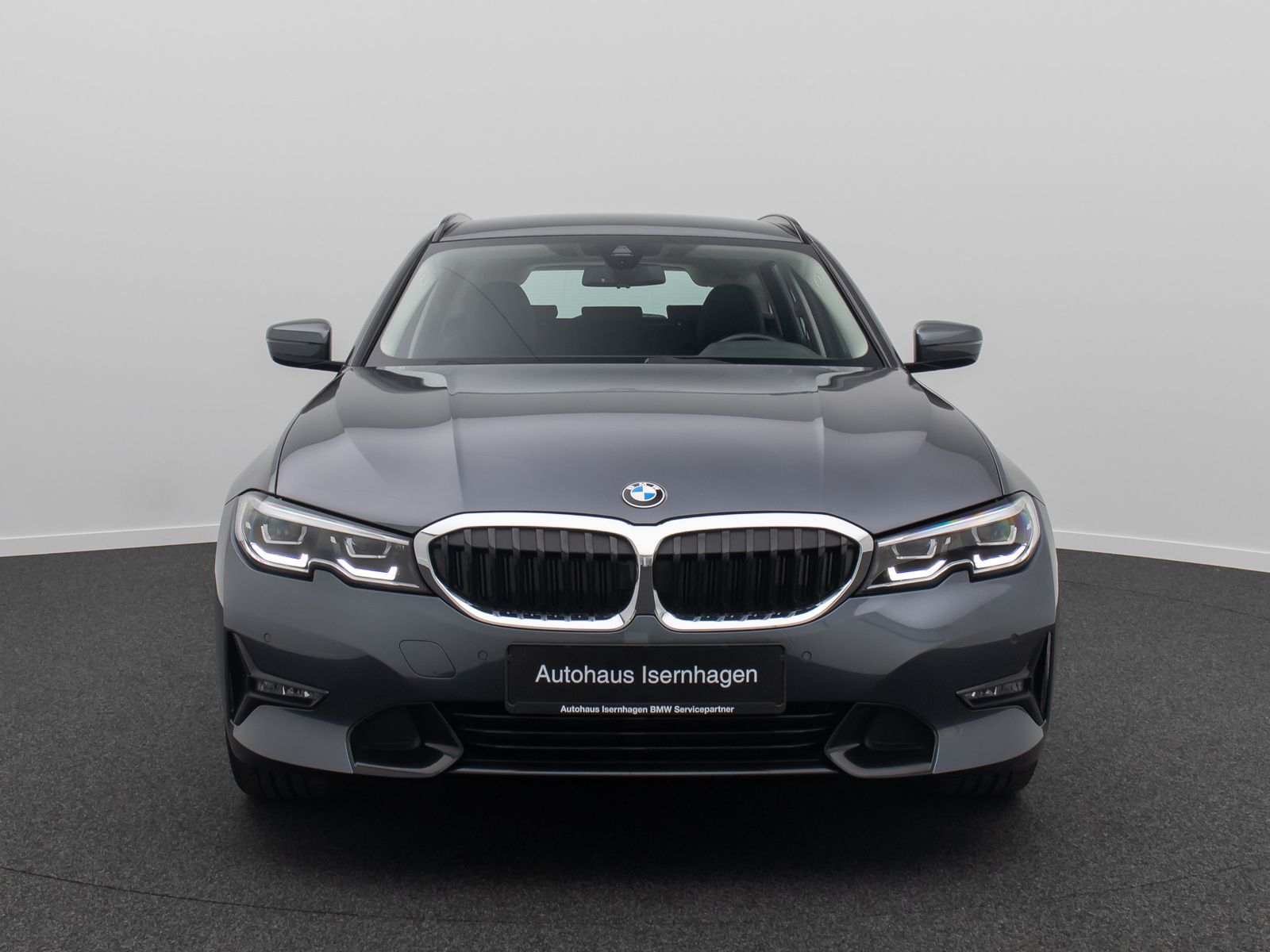 Fahrzeugabbildung BMW 320i Sport Line Alarm DAB FernlichtAss PDC LED