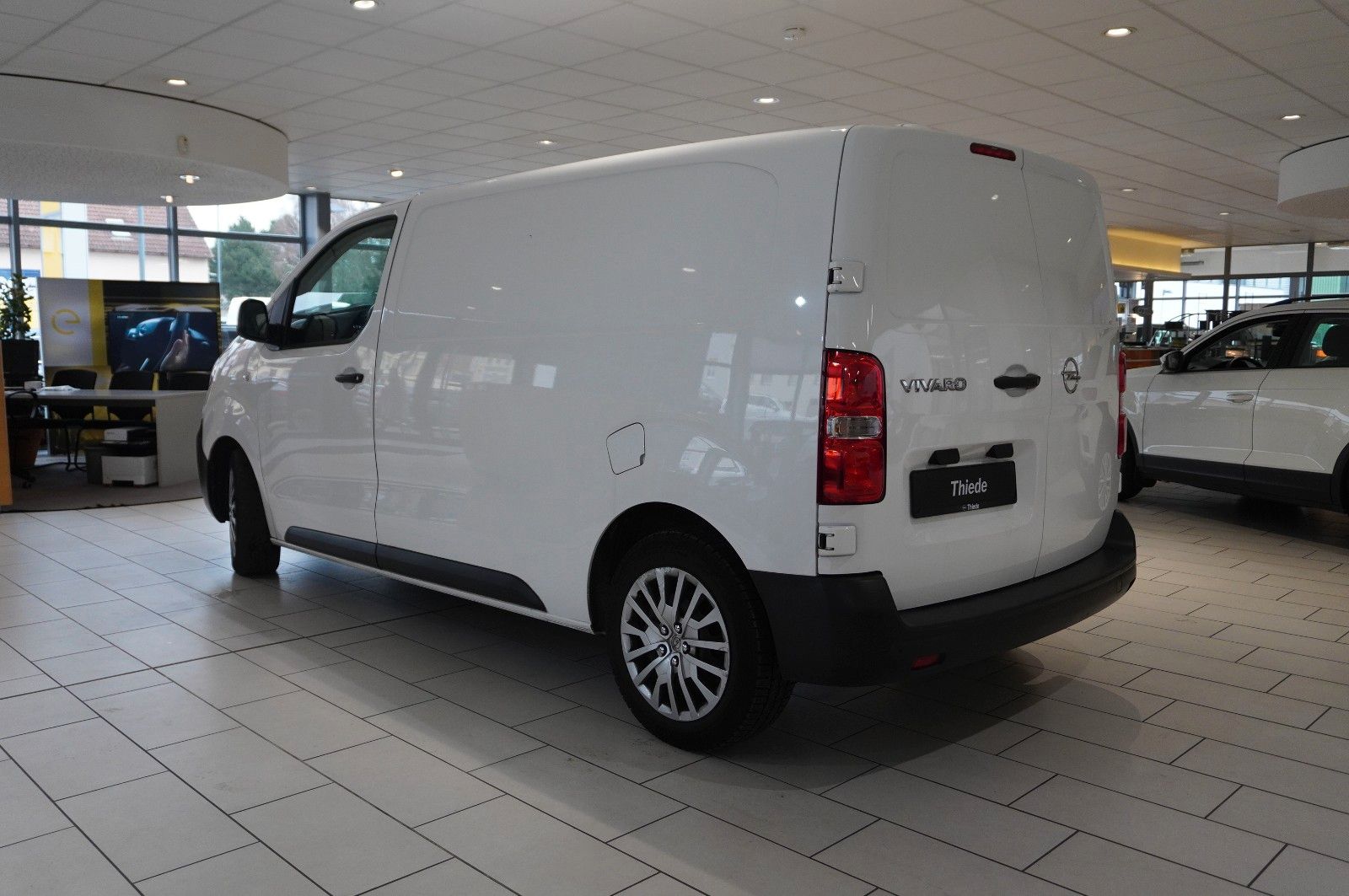 Fahrzeugabbildung Opel Vivaro Cargo 1.5D M EDITION KLIMA/DAB+/PDC/TEMP.