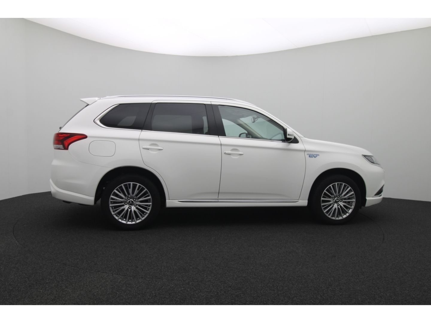 Fahrzeugabbildung Mitsubishi Plug-in Hybrid Outlander PHEV Basis 4WD Tempomat