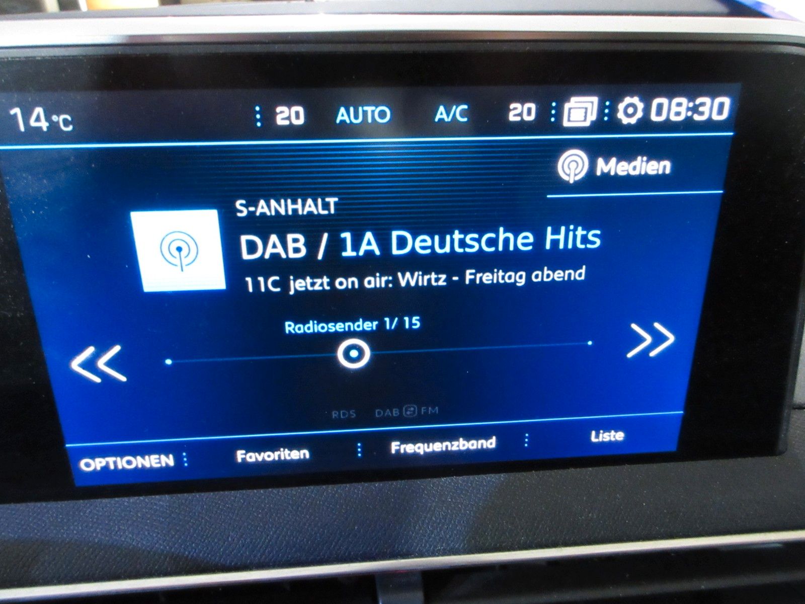 Fahrzeugabbildung Peugeot 5008 Active 1.2T NAVI/PDC/LED/AHK/TEMPO