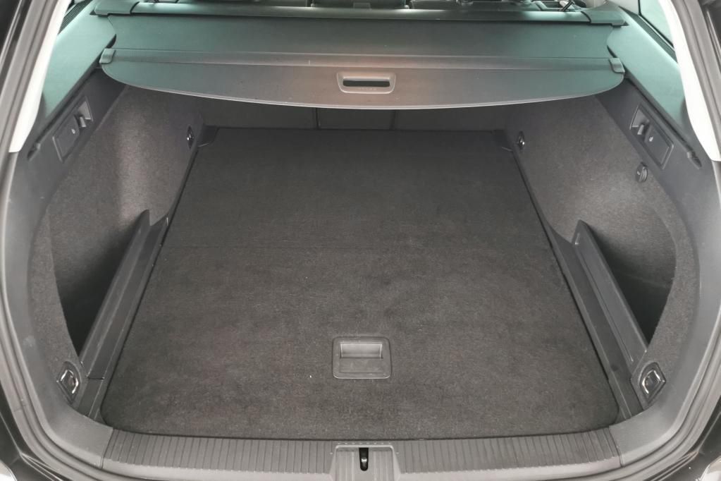 Volkswagen Passat Variant Elegance 2.0 TDI SCR Pano*PDC*RFK