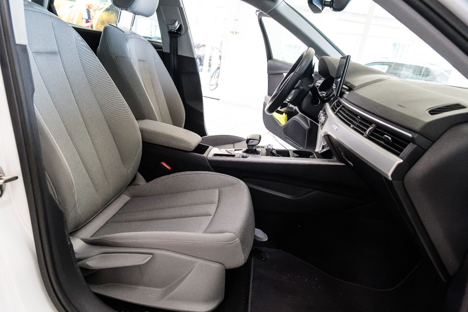Fahrzeugabbildung Audi A4 Avant 40 TDI quattro advanced +AHK+Matrix LED
