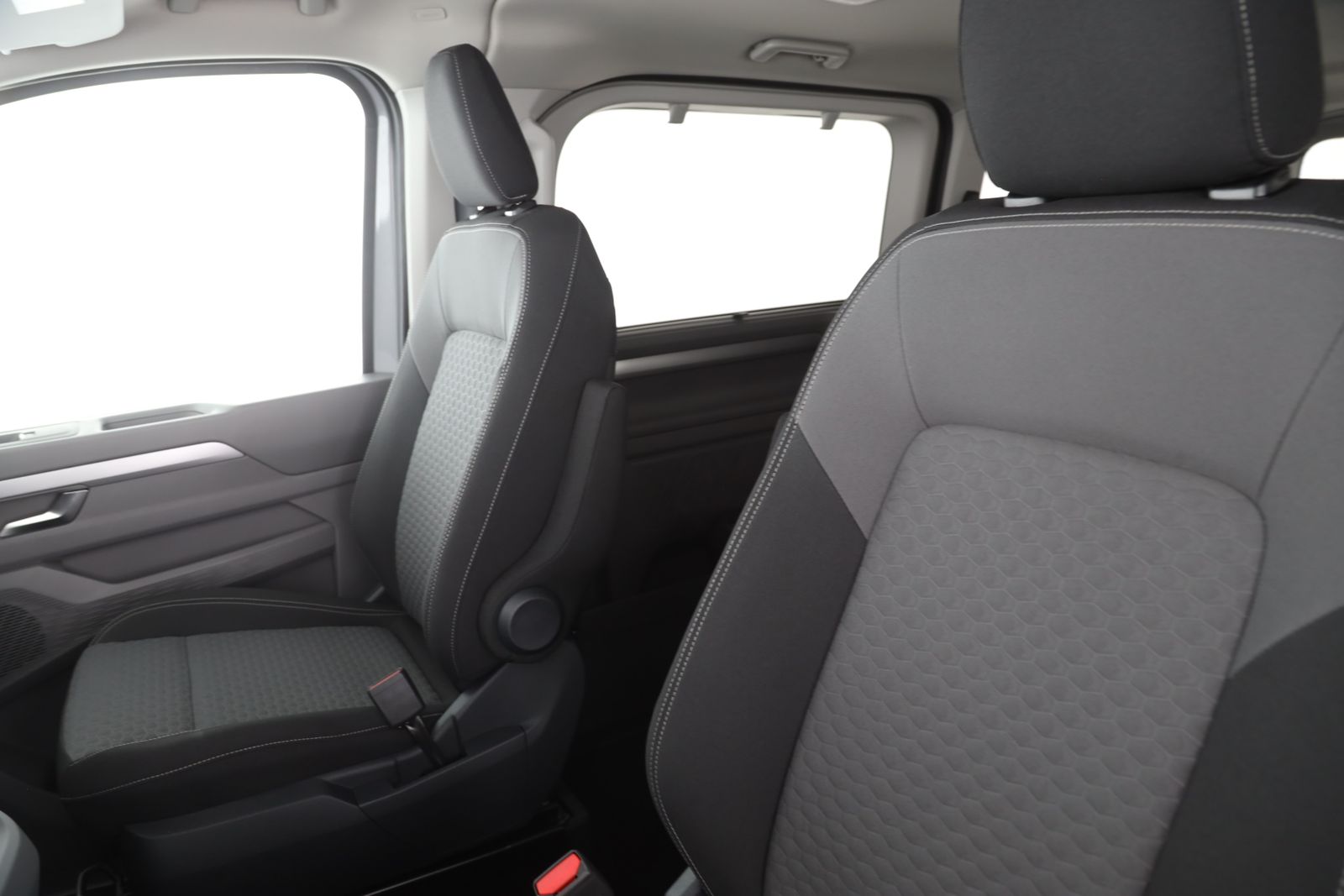 Volkswagen T7 Caravelle - Bild 14