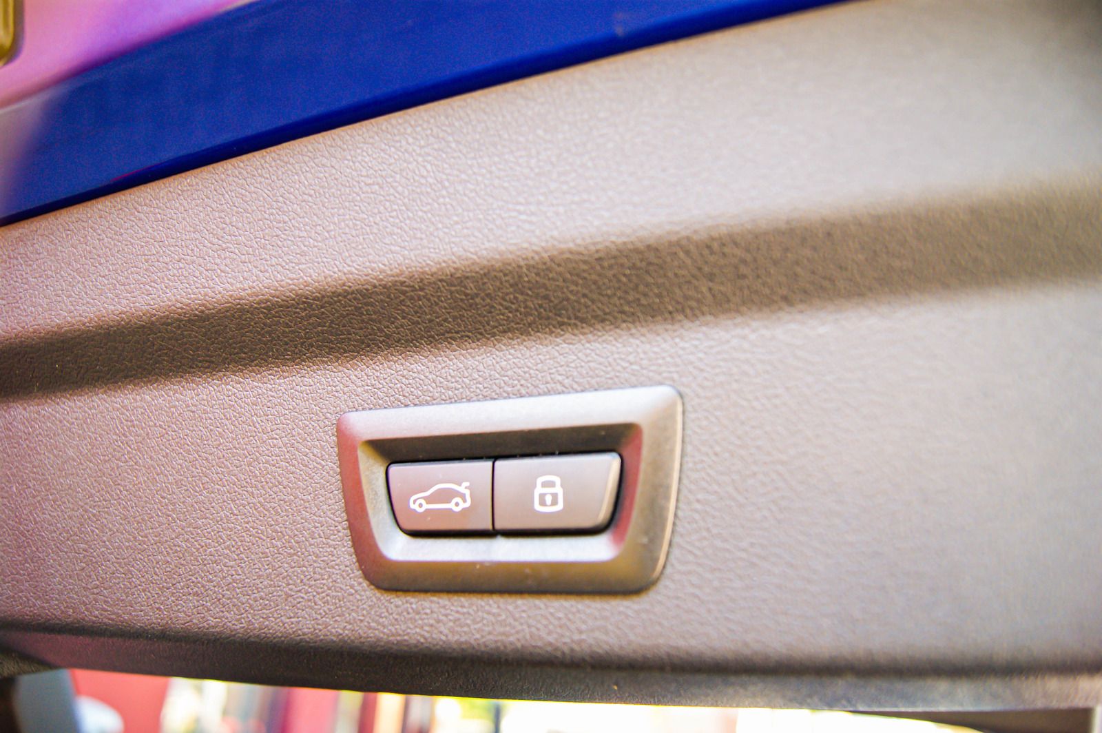 Fahrzeugabbildung BMW X2 20 i sDrive M Sport Pro IconicGlow Coral Rot