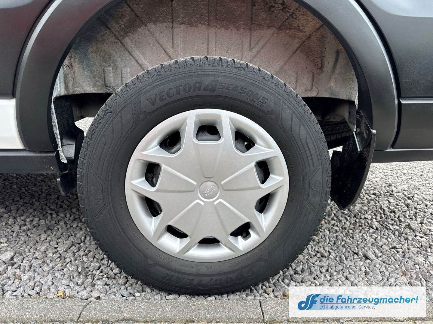 Fahrzeugabbildung Ford Transit Kasten 350 L3 Trend Apple CarPlay Androi