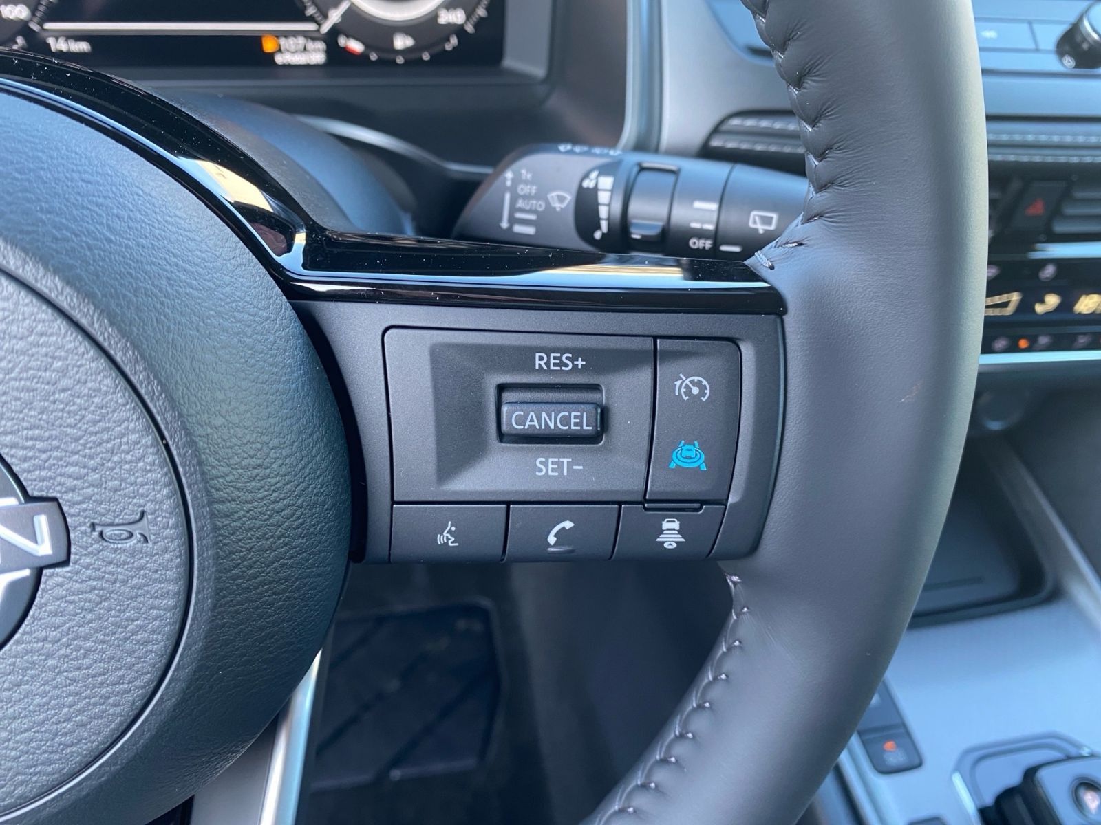 Fahrzeugabbildung Nissan Qashqai 1.5 e-Power N-Way *HUD*360'Kamera*iKey*L