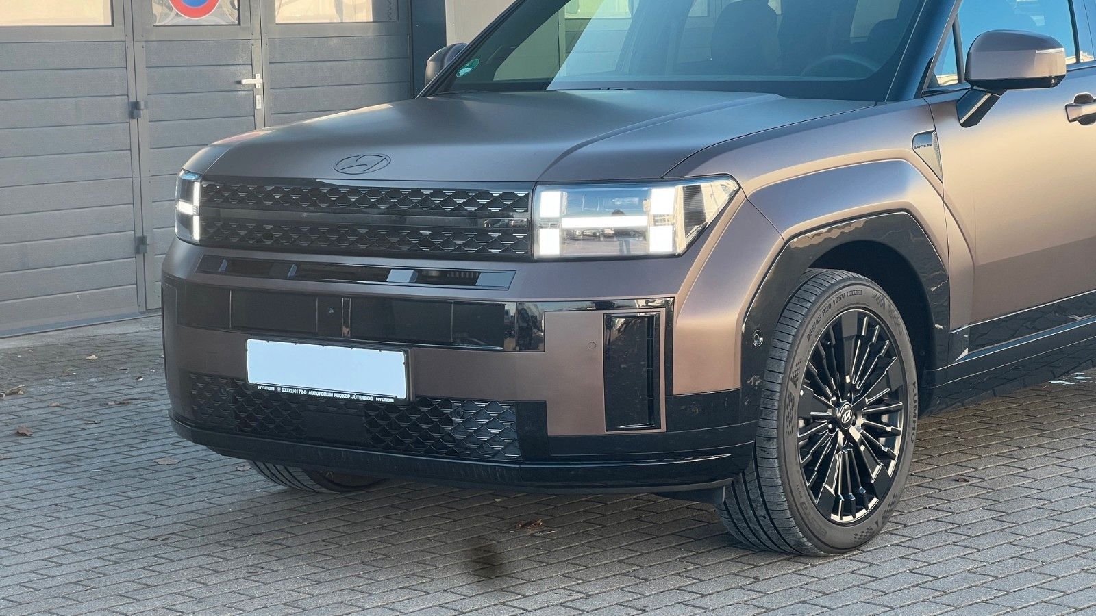 Fahrzeugabbildung Hyundai SANTA FE 1.6T-GDI HEV Blackline *Standhzg*AHK*