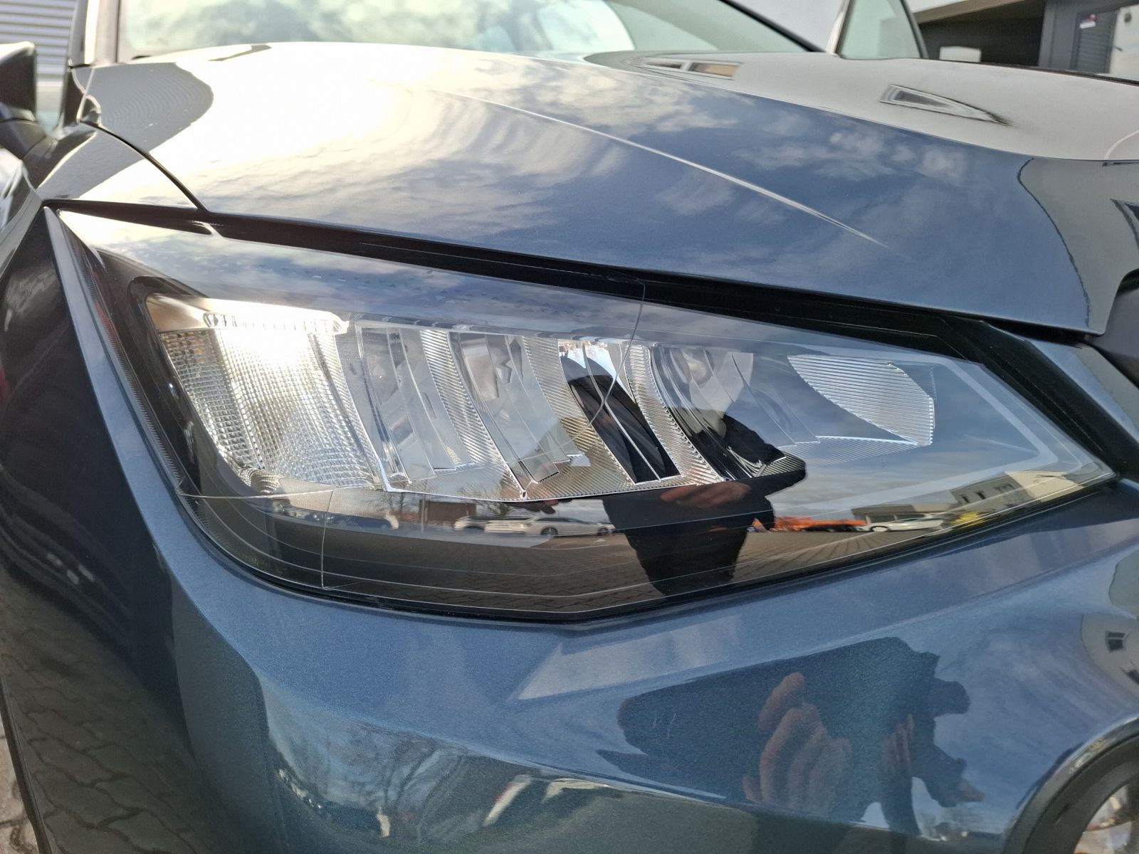 Fahrzeugabbildung SEAT Arona TSI Style DSG LED Navi AID ACC Park-Assist