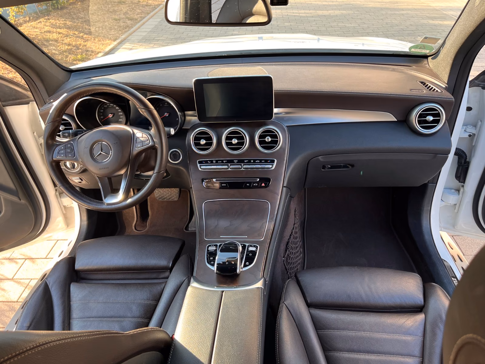 Mercedes-Benz Mercedes GLC 300 4MATIC AMG Line | Junge Sterne