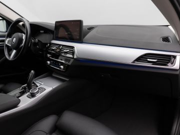 Fahrzeugabbildung BMW 520d Kamera Laser HUD DAB 4xKlima AHK Komfort