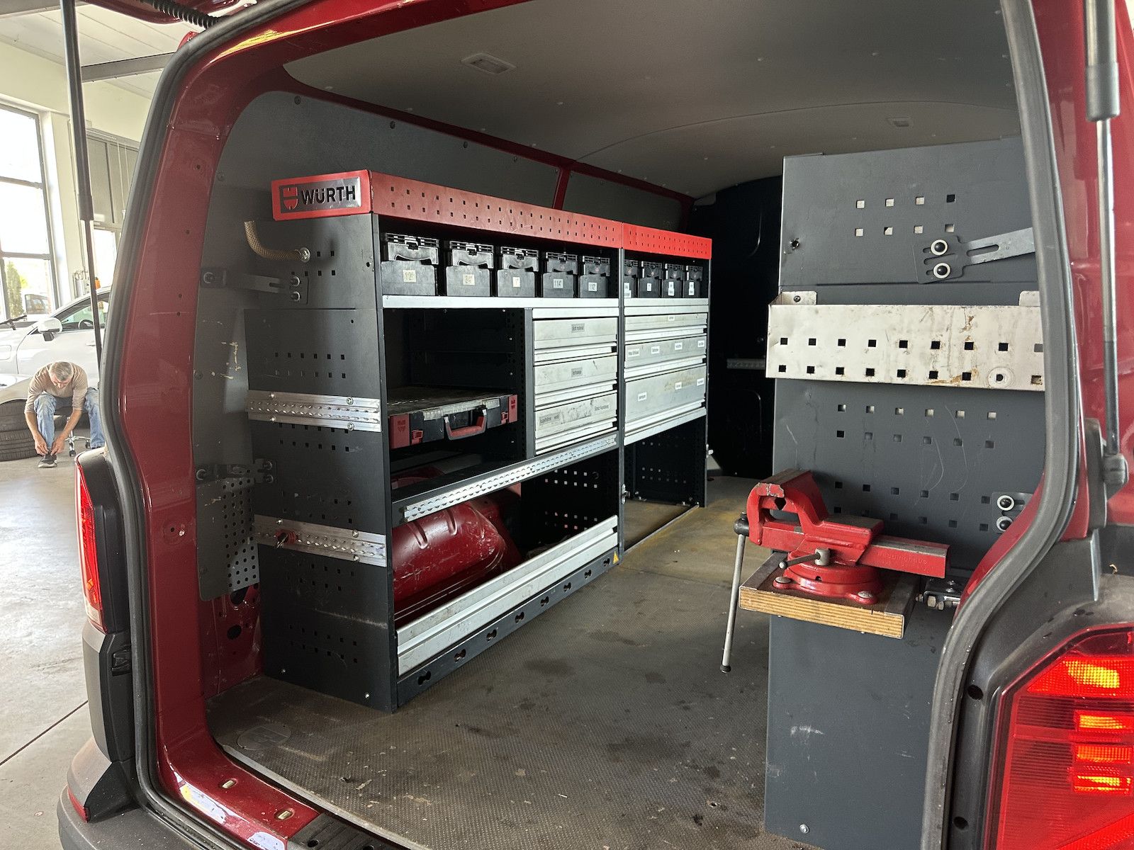 Fahrzeugabbildung Volkswagen T6.1 Transporter 2.0 TDI Kasten lang/Klima//Würt