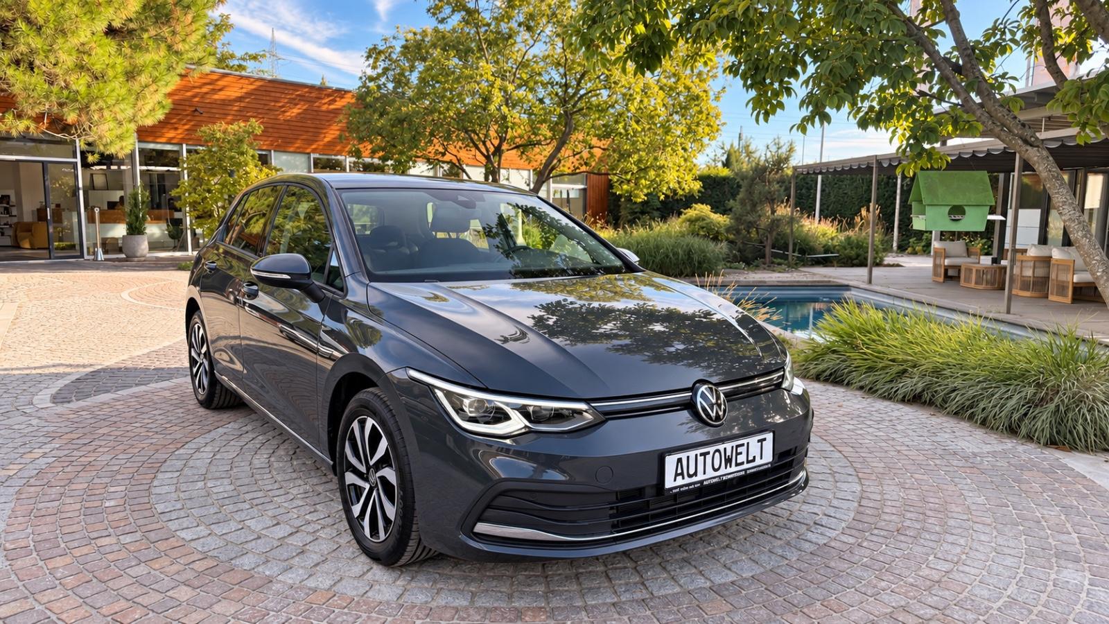 Volkswagen Golf VIII Lim. LED/Digital/Schiebedach/AHK/ACC