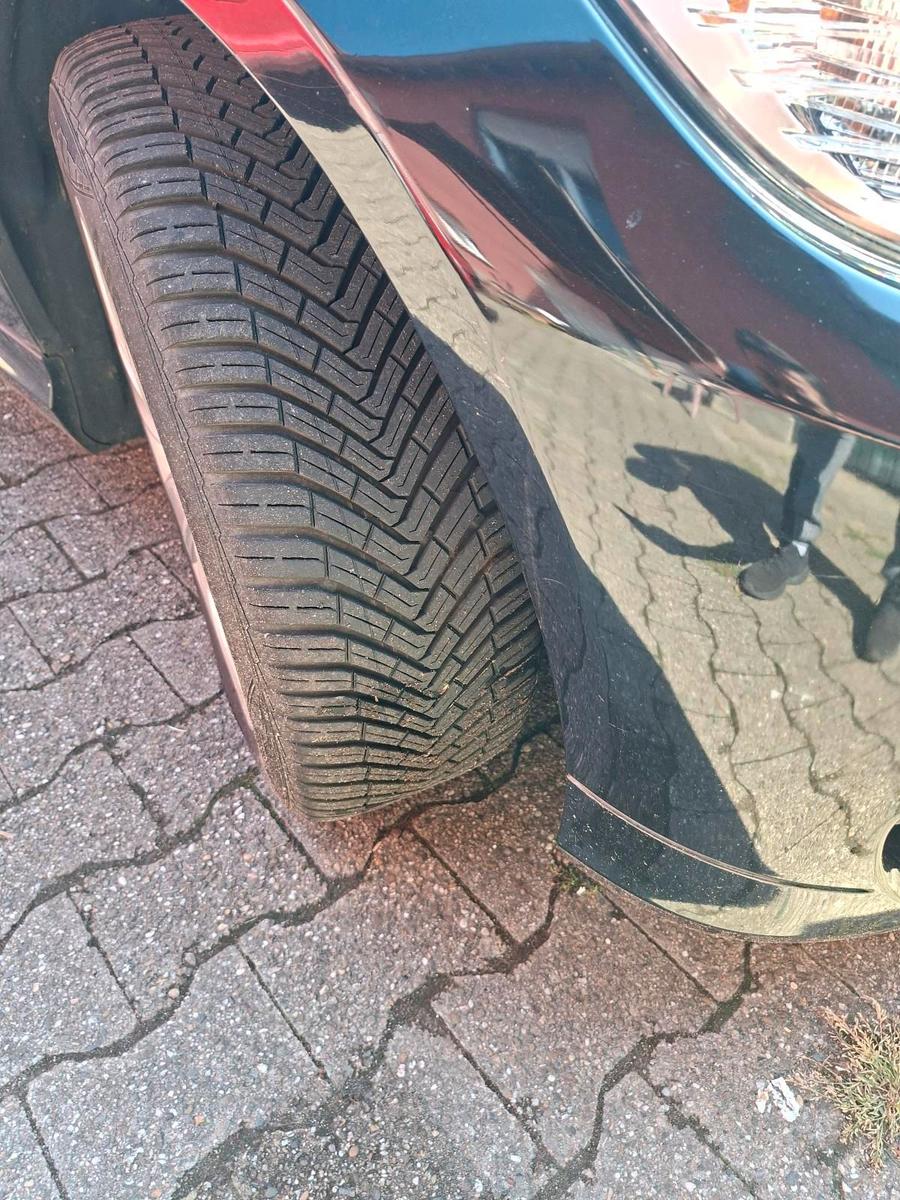 BMW  2010 — photo 13