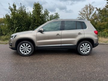 Volkswagen Tiguan - 4