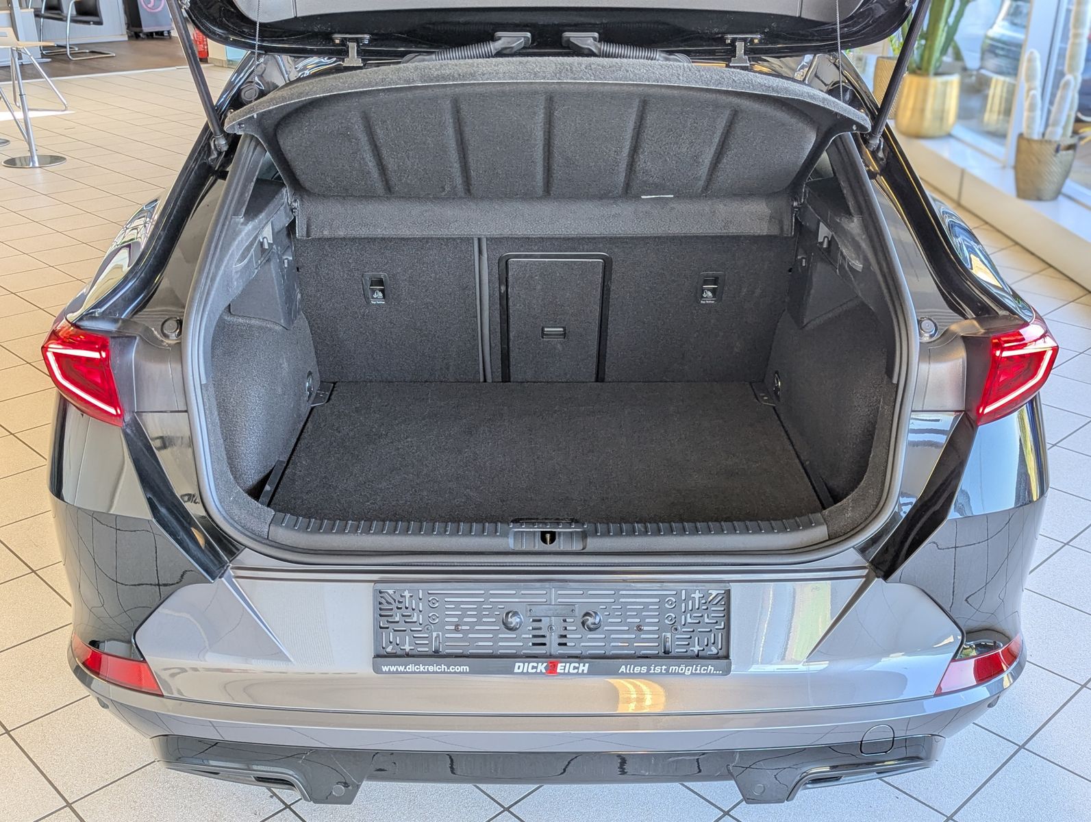 Fahrzeugabbildung CUPRA Formentor 1.5 TSI DSG DCC Full-Link Cam Navi 19"