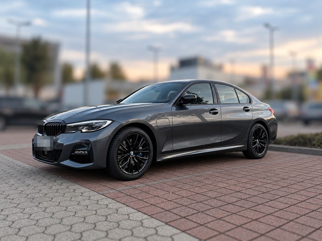 Image of BMW 330