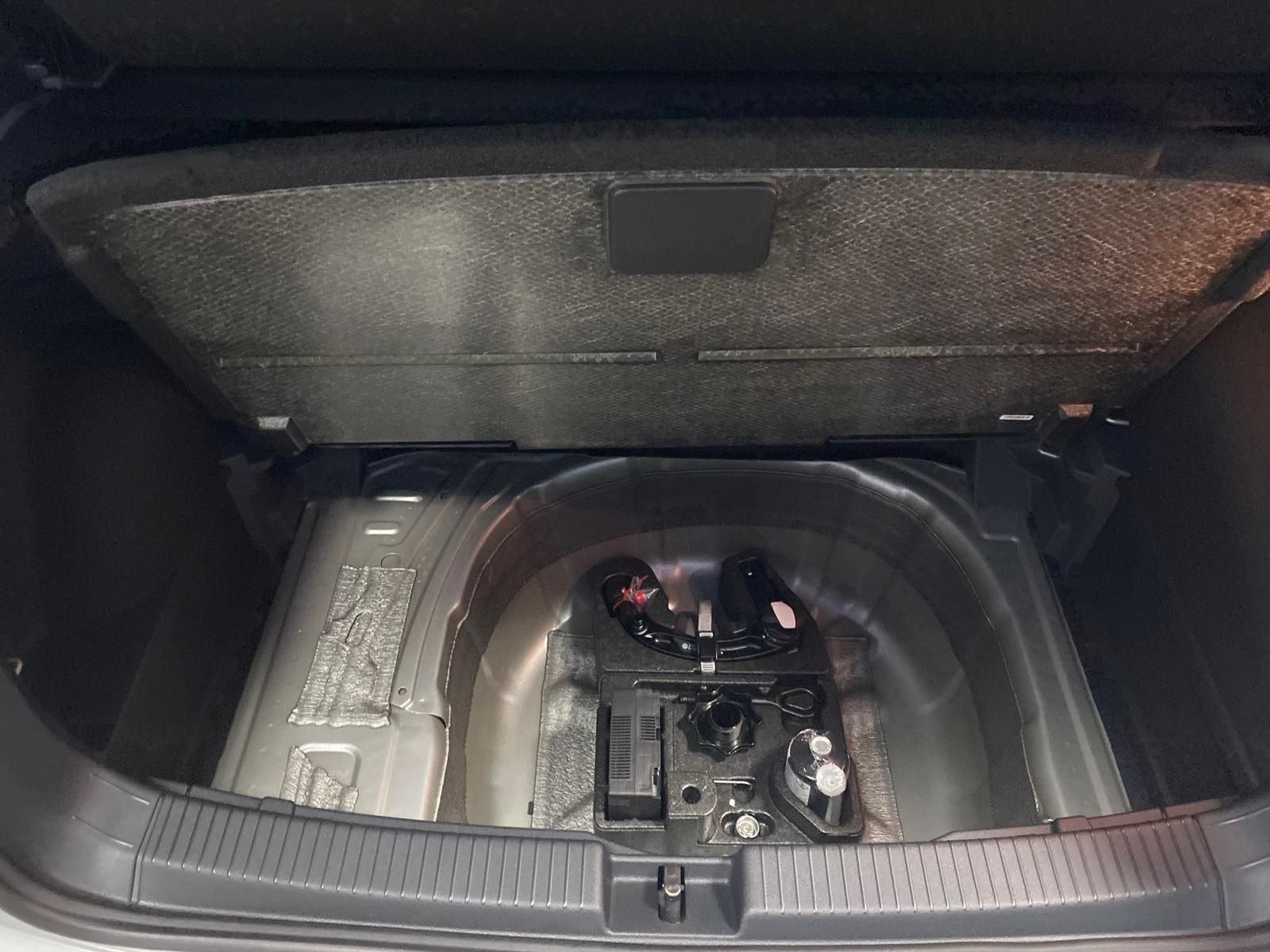 Fahrzeugabbildung Volkswagen T-Cross 1.0 TSI DSG R-Line BLACKSTYLE+MATRIX+AHK